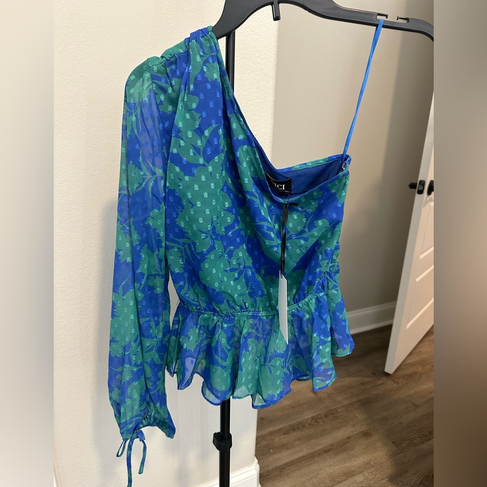 VICI NWT top